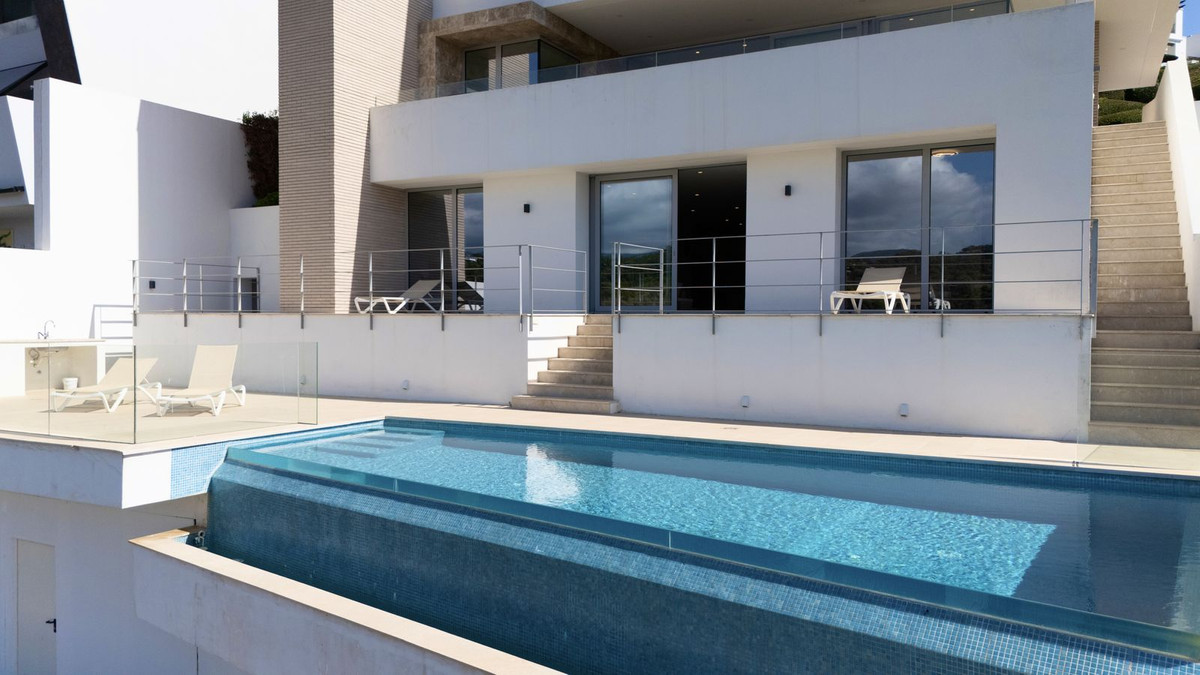 Se vende Villa - Chalet de 6 dormitorios en Costa Del Sol, Málaga, España