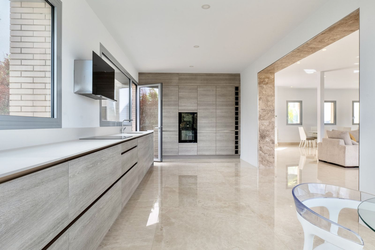 Se vende Villa - Chalet de 6 dormitorios en Costa Del Sol, Málaga, España