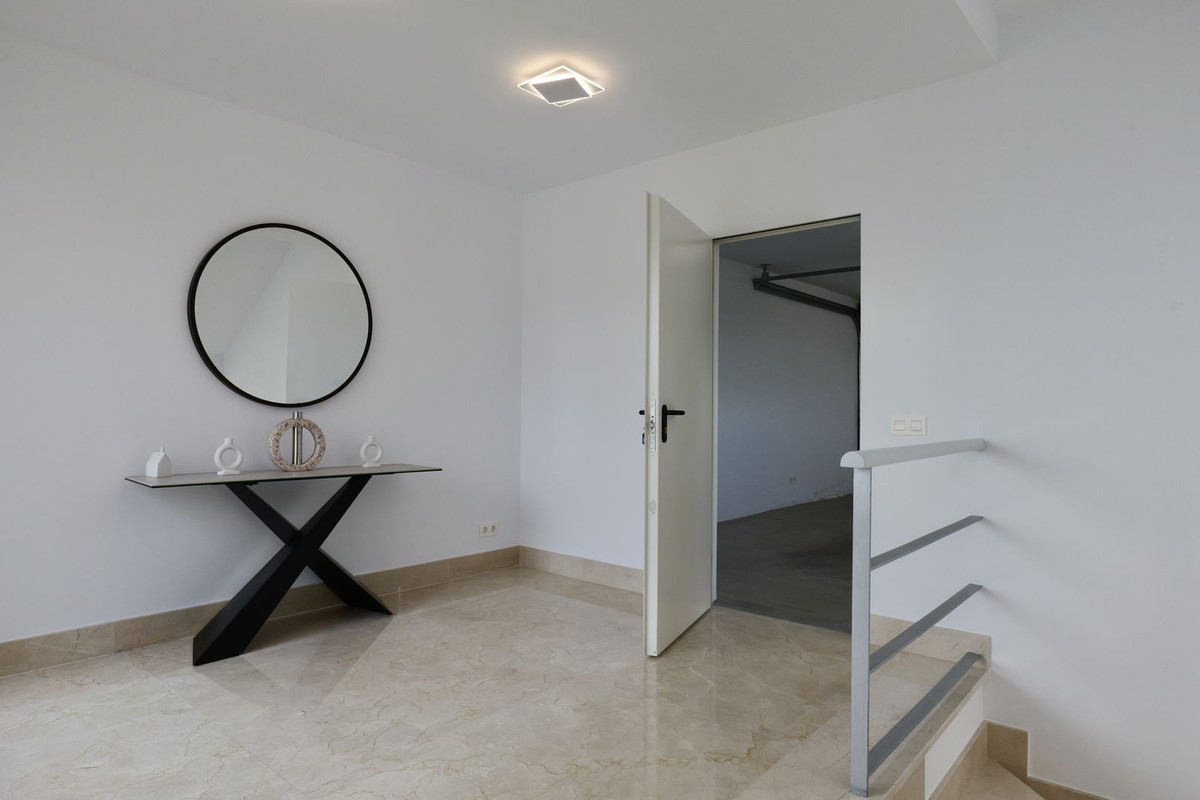 Se vende Villa - Chalet de 6 dormitorios en Costa Del Sol, Málaga, España