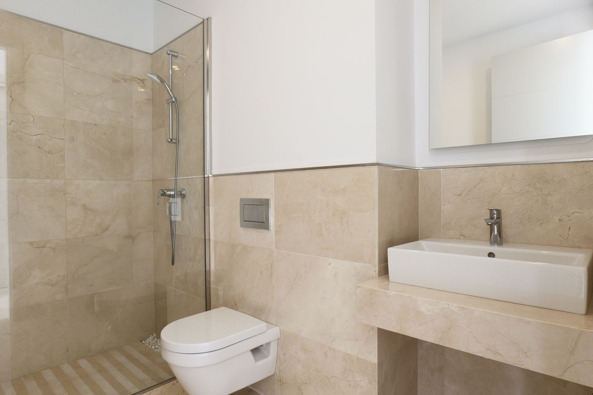 Se vende Villa - Chalet de 6 dormitorios en Costa Del Sol, Málaga, España