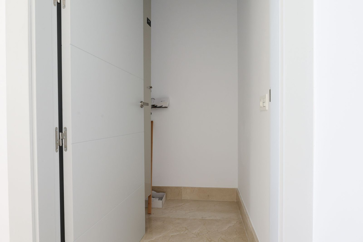 Se vende Villa - Chalet de 6 dormitorios en Costa Del Sol, Málaga, España
