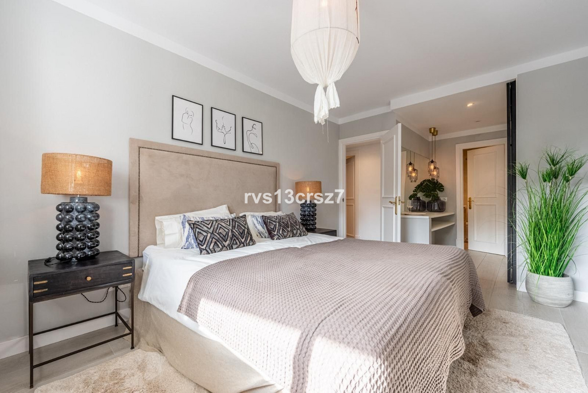 4 Bed Apartment for sale in Nueva Andalucía Costa Del Sol, Málaga, Spain