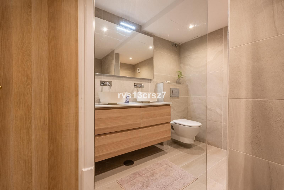 4 Bed Apartment for sale in Nueva Andalucía Costa Del Sol, Málaga, Spain