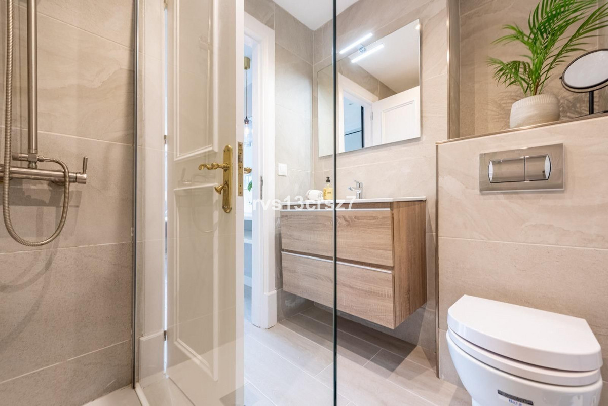 4 Bed Apartment for sale in Nueva Andalucía Costa Del Sol, Málaga, Spain