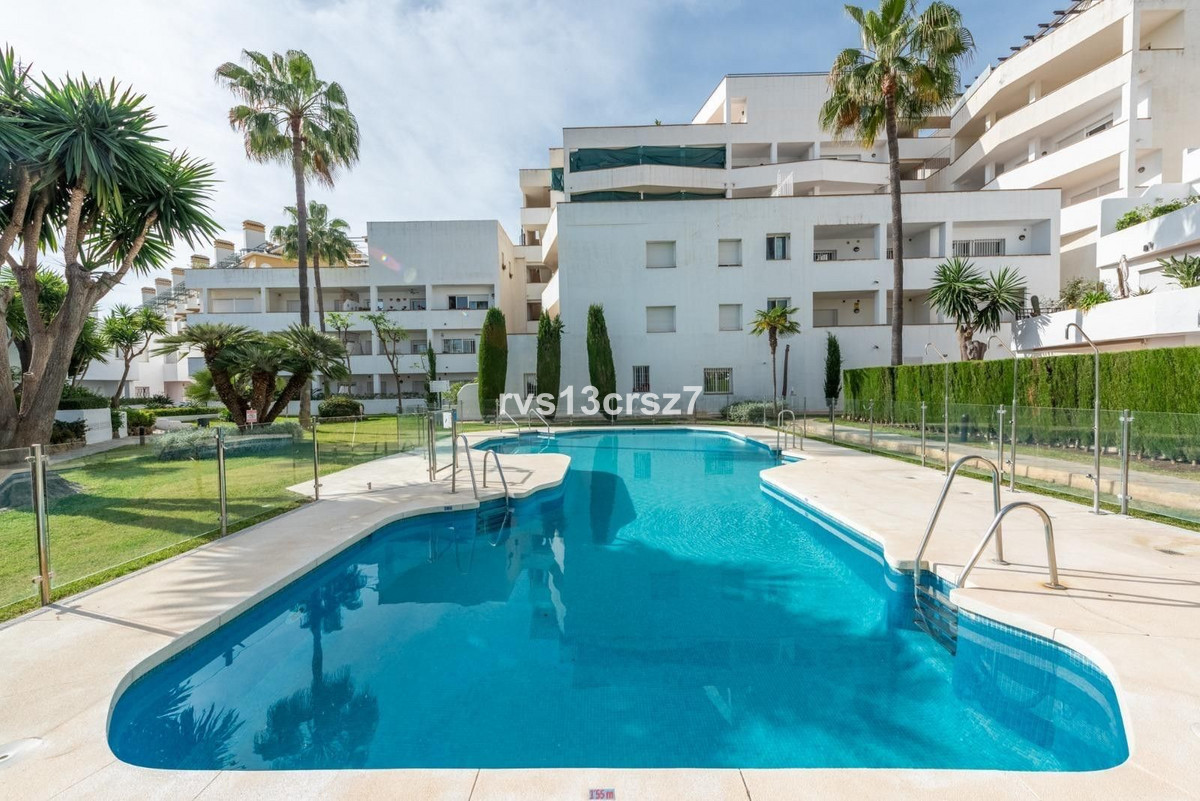 4 Bed Apartment for sale in Nueva Andalucía Costa Del Sol, Málaga, Spain