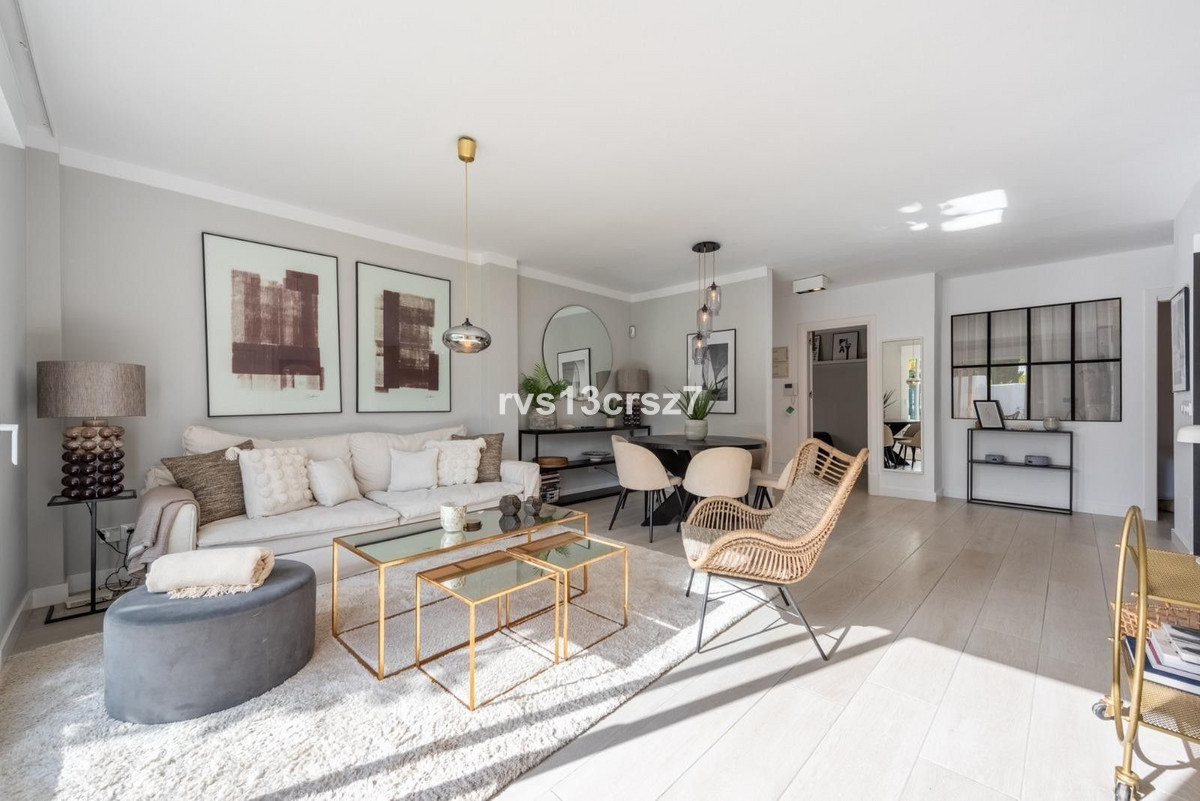 4 Bed Apartment for sale in Nueva Andalucía Costa Del Sol, Málaga, Spain