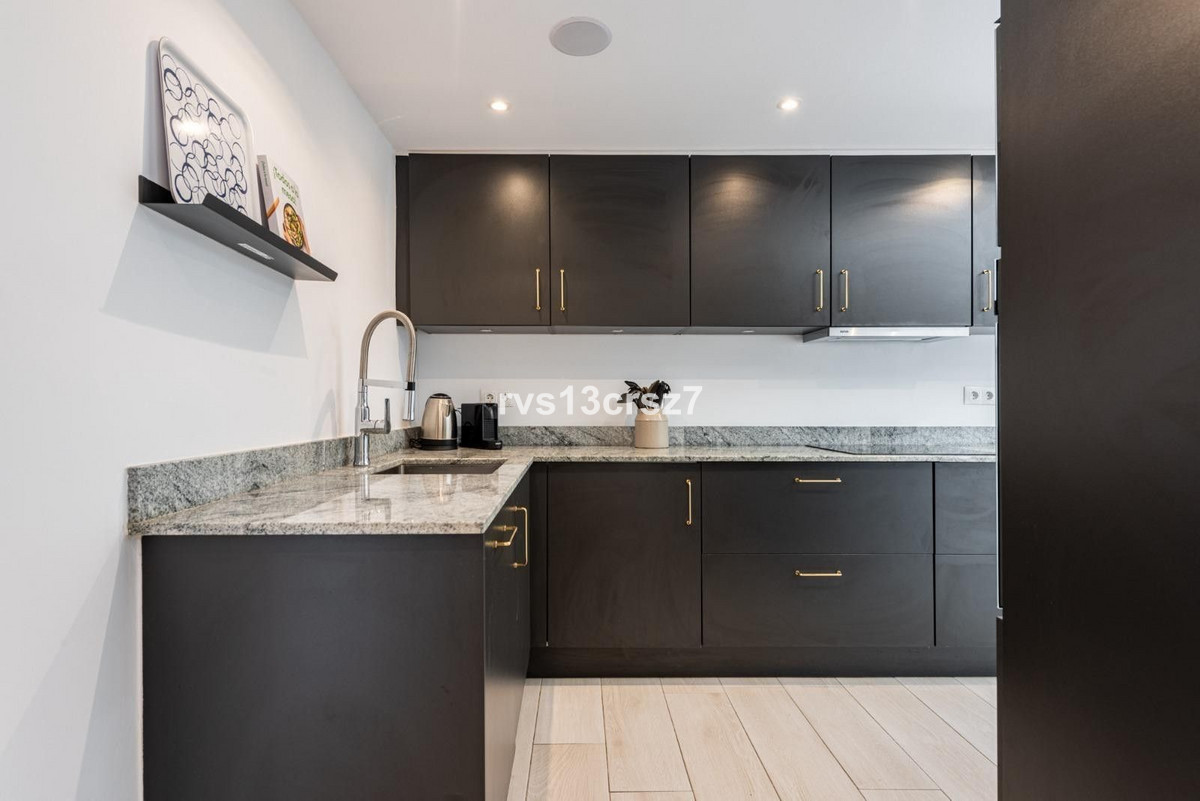 4 Bed Apartment for sale in Nueva Andalucía Costa Del Sol, Málaga, Spain