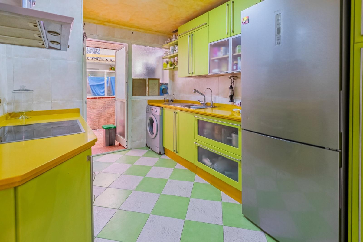 Se vende Apartamento Planta Media de 2 dormitorios en Costa Del Sol, Málaga, España