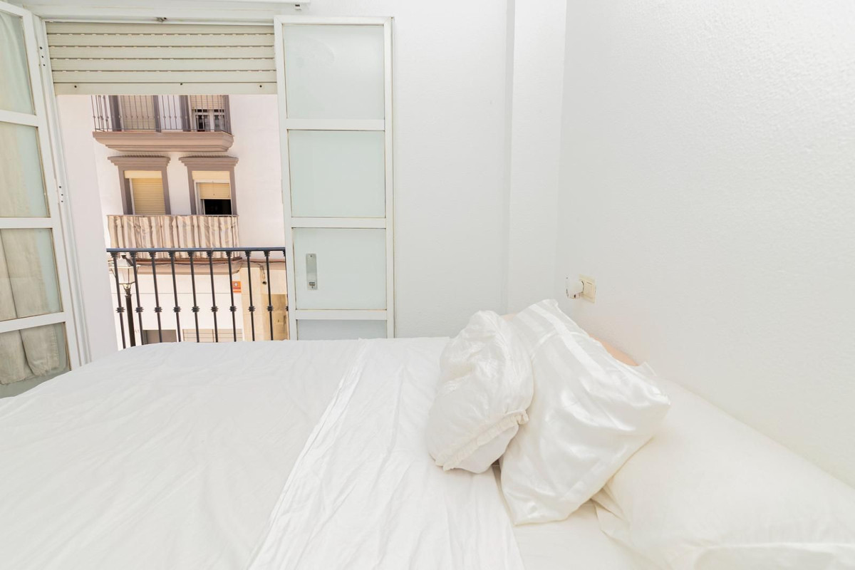 Se vende Apartamento Planta Media de 2 dormitorios en Costa Del Sol, Málaga, España