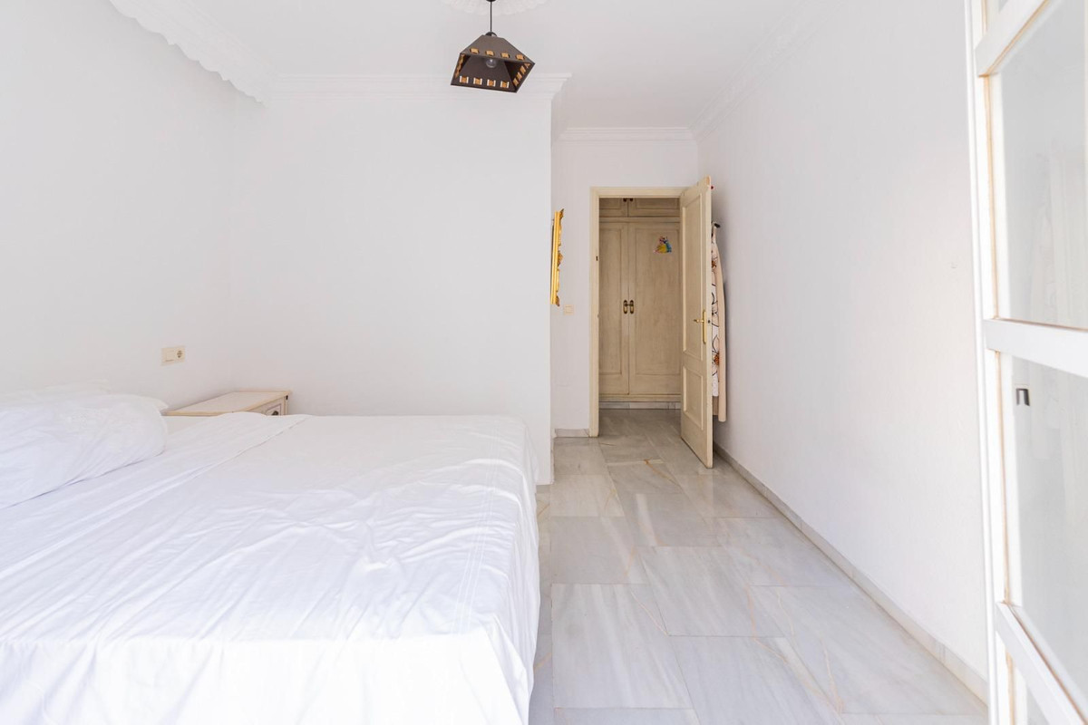 Se vende Apartamento Planta Media de 2 dormitorios en Costa Del Sol, Málaga, España