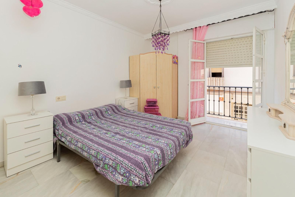 Se vende Apartamento Planta Media de 2 dormitorios en Costa Del Sol, Málaga, España