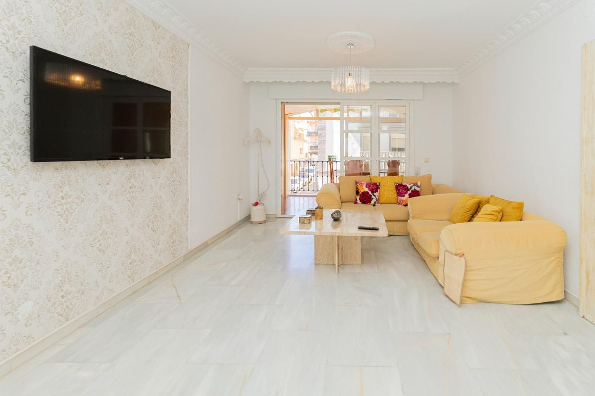 Se vende Apartamento Planta Media de 2 dormitorios en Costa Del Sol, Málaga, España