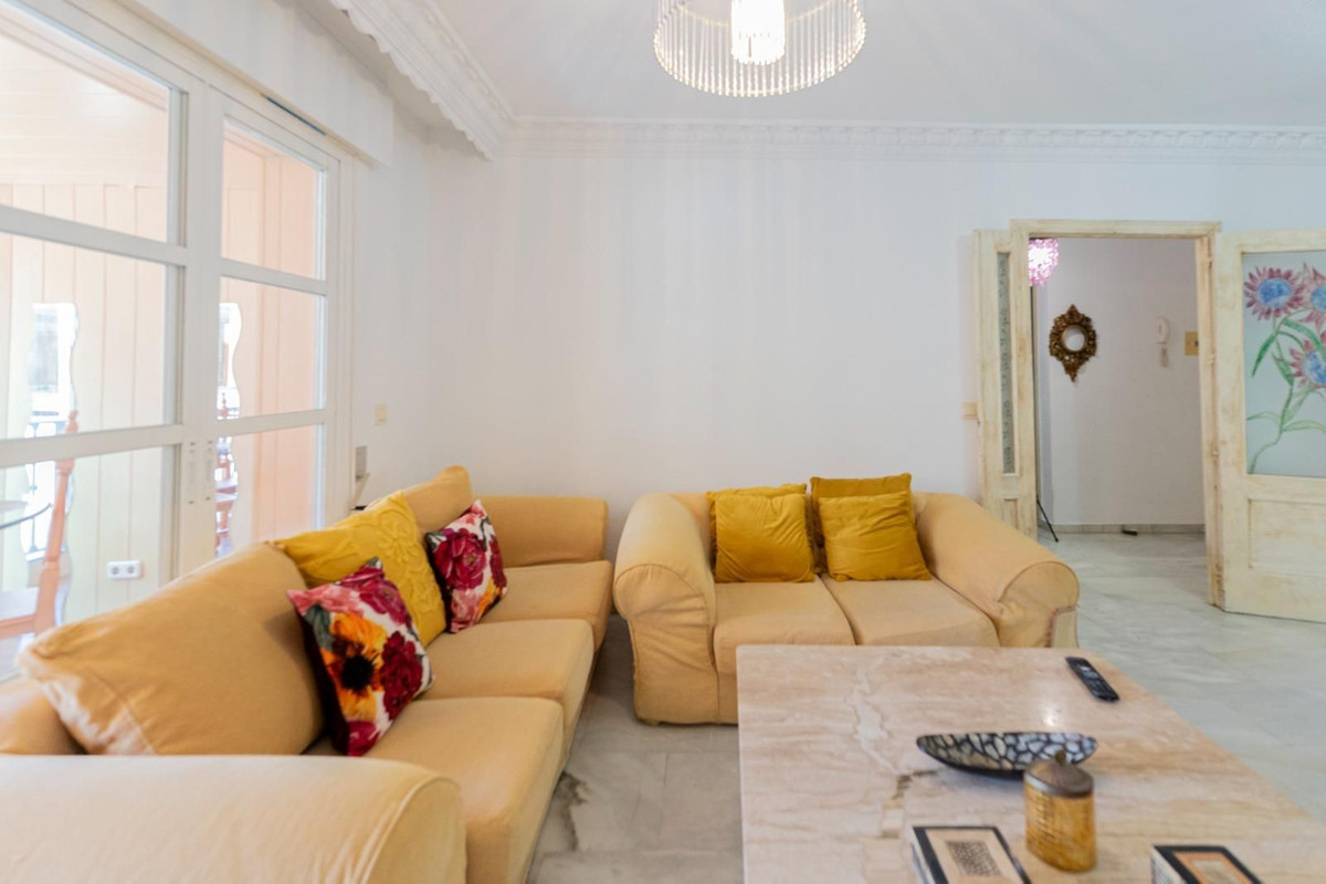Se vende Apartamento Planta Media de 2 dormitorios en Costa Del Sol, Málaga, España