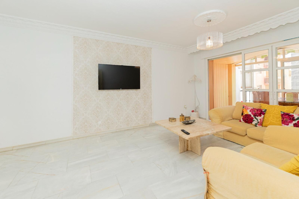 Se vende Apartamento Planta Media de 2 dormitorios en Costa Del Sol, Málaga, España