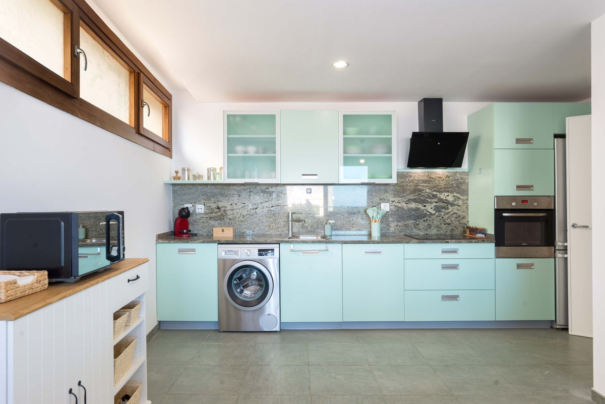 3 Bed Apartment for sale in Altos De Los Monteros Costa Del Sol, Málaga, Spain