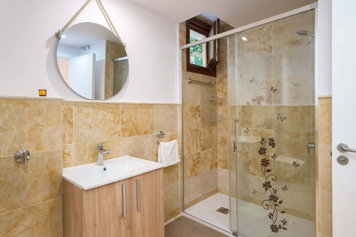 3 Bed Apartment for sale in Altos De Los Monteros Costa Del Sol, Málaga, Spain
