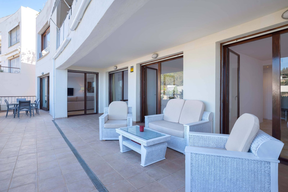 3 Bed Apartment for sale in Altos De Los Monteros Costa Del Sol, Málaga, Spain