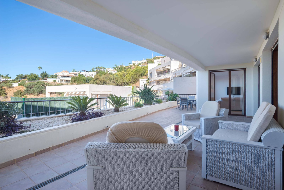 3 Bed Apartment for sale in Altos De Los Monteros Costa Del Sol, Málaga, Spain