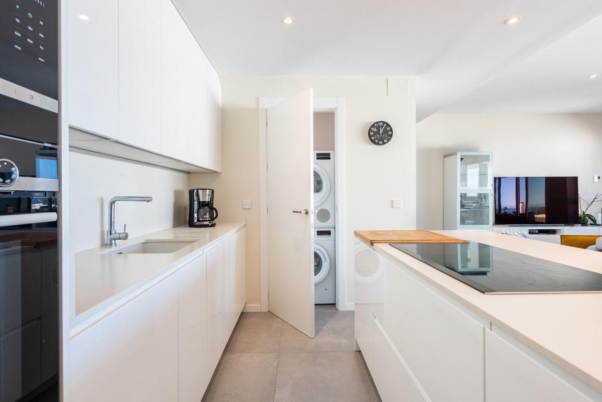 2 Bed Apartment for sale in Fuengirola Costa Del Sol, Málaga, Spain