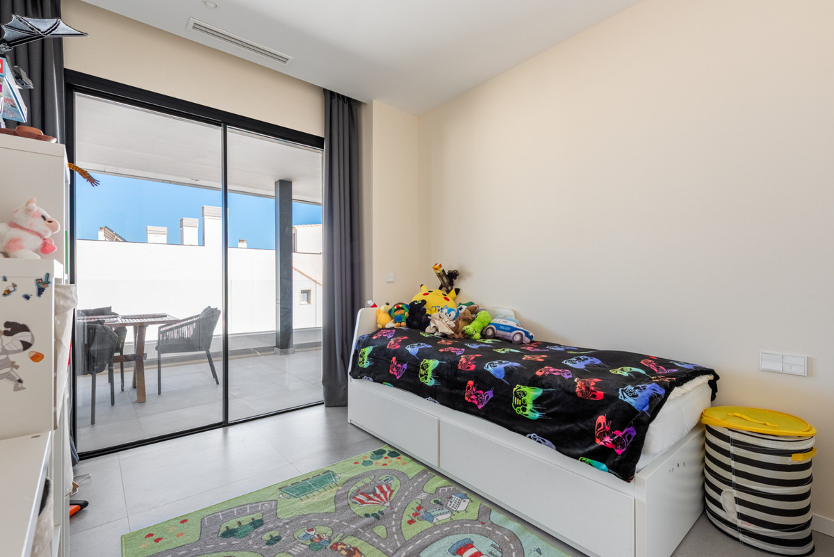 2 Bed Apartment for sale in Fuengirola Costa Del Sol, Málaga, Spain