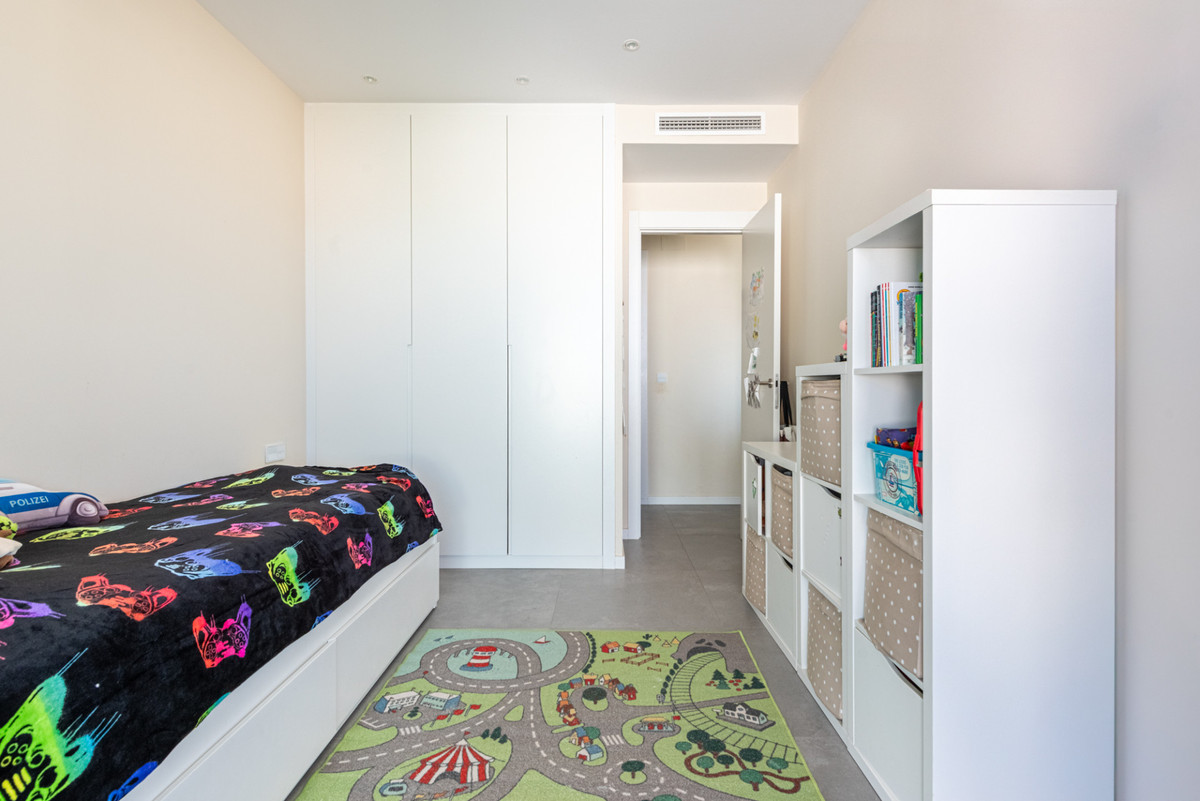 2 Bed Apartment for sale in Fuengirola Costa Del Sol, Málaga, Spain
