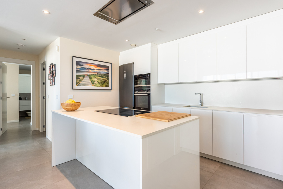 2 Bed Apartment for sale in Fuengirola Costa Del Sol, Málaga, Spain