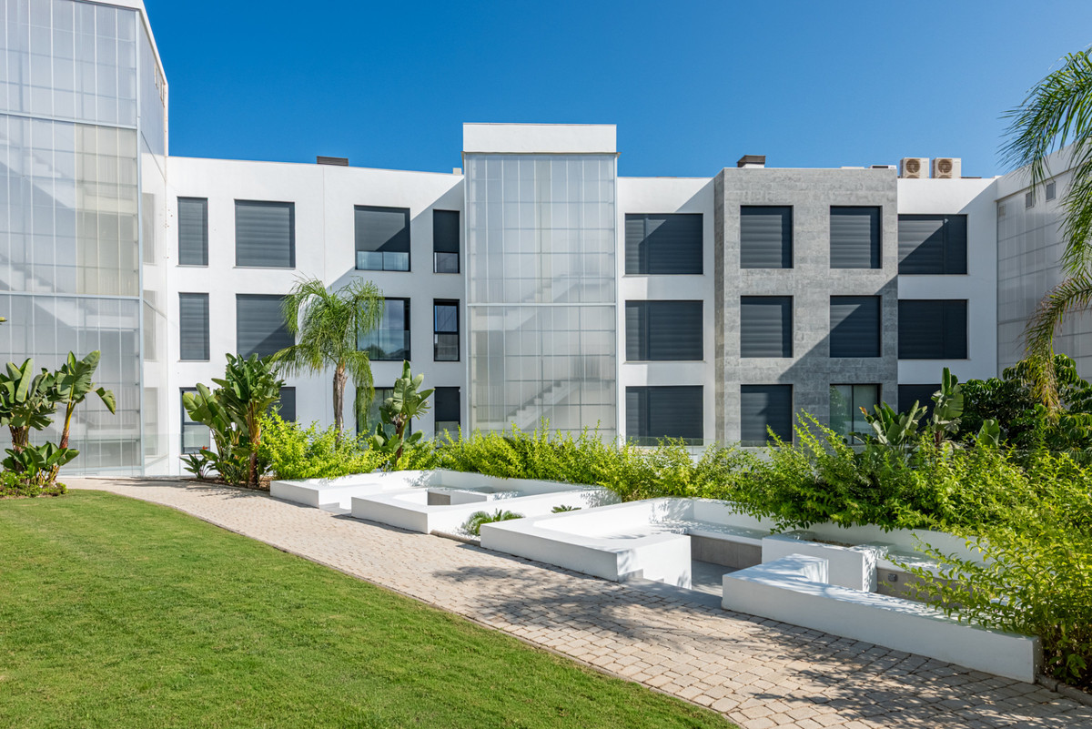 2 Bed Apartment for sale in Fuengirola Costa Del Sol, Málaga, Spain