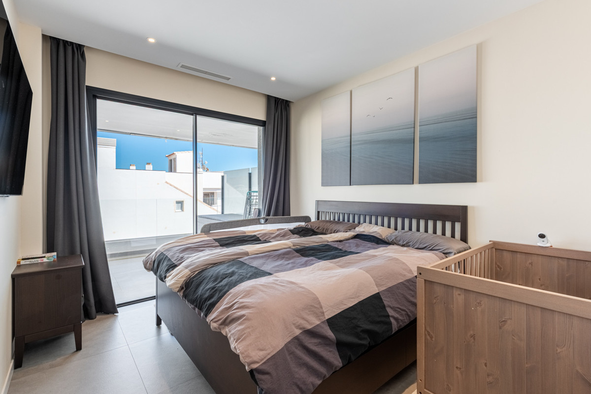 2 Bed Apartment for sale in Fuengirola Costa Del Sol, Málaga, Spain
