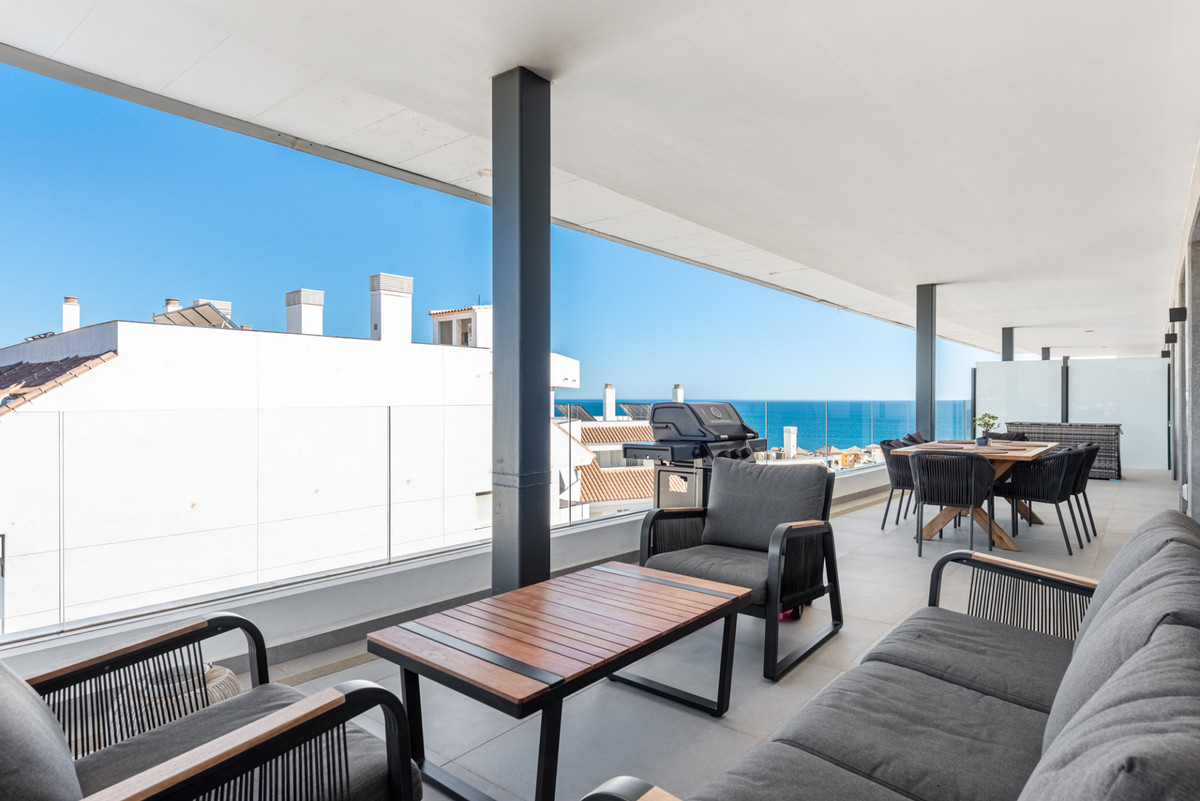 2 Bed Apartment for sale in Fuengirola Costa Del Sol, Málaga, Spain