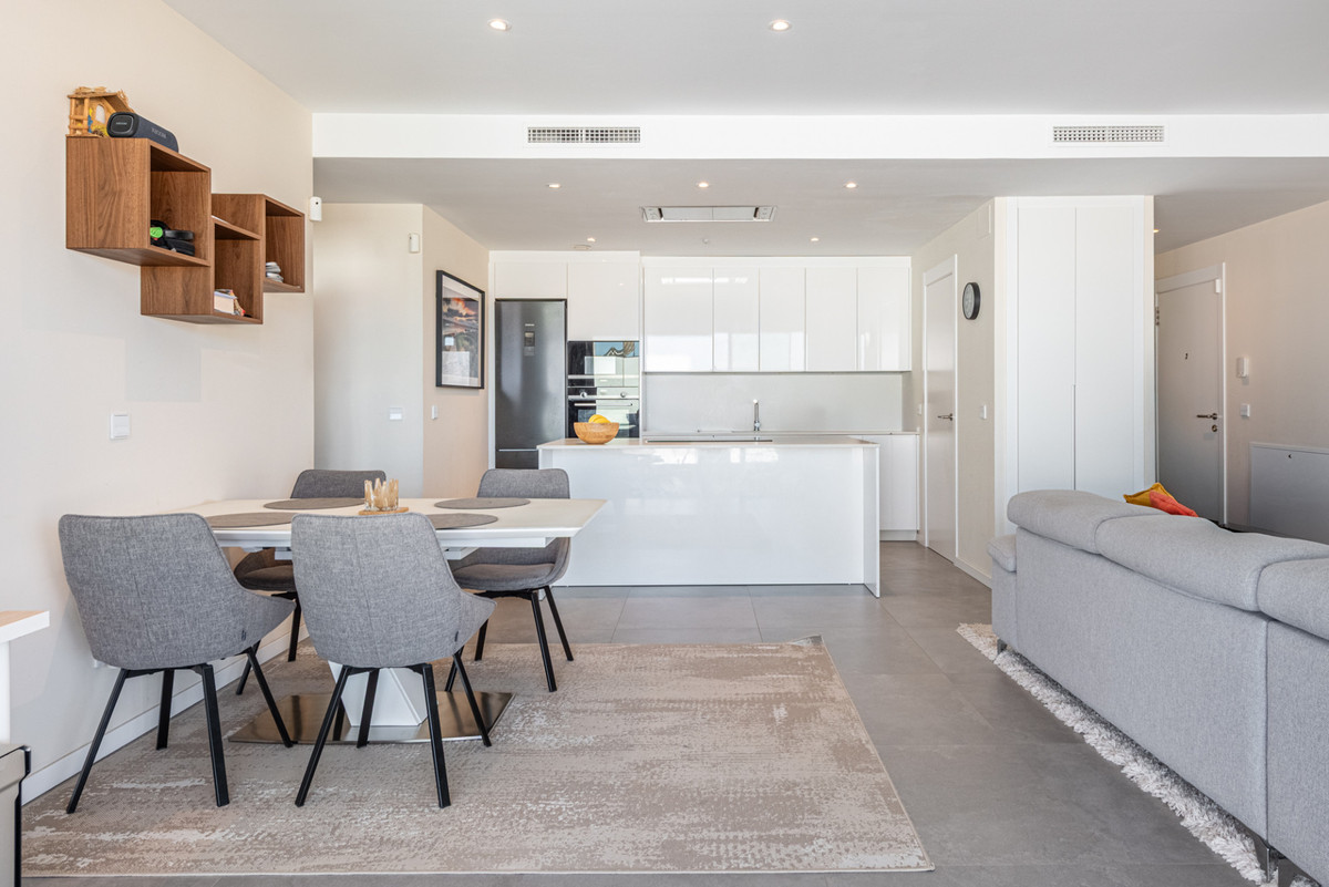 2 Bed Apartment for sale in Fuengirola Costa Del Sol, Málaga, Spain