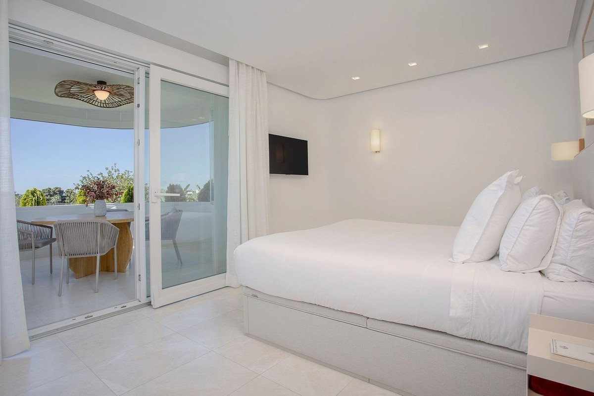 2 Bed Apartment for sale in Guadalmina Alta Costa Del Sol, Málaga, Spain