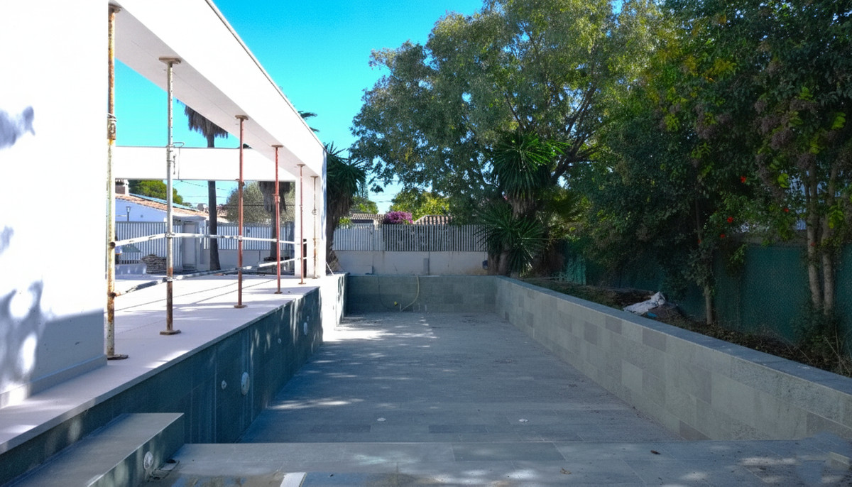 Se vende Villa - Chalet de 4 dormitorios en Costa Del Sol, Málaga, España