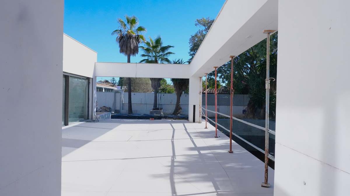 Se vende Villa - Chalet de 4 dormitorios en Costa Del Sol, Málaga, España