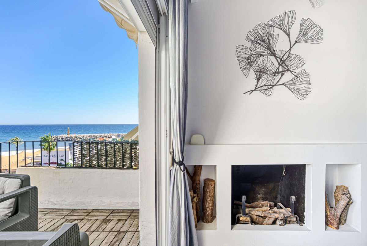 1 Bed Apartment for sale in Puerto Banús Costa Del Sol, Málaga, Spain