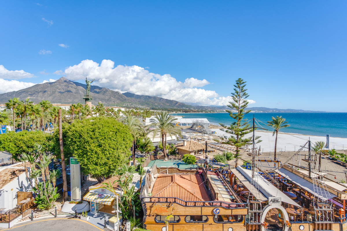 1 Bed Apartment for sale in Puerto Banús Costa Del Sol, Málaga, Spain
