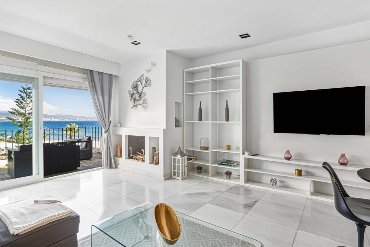 1 Bed Apartment for sale in Puerto Banús Costa Del Sol, Málaga, Spain