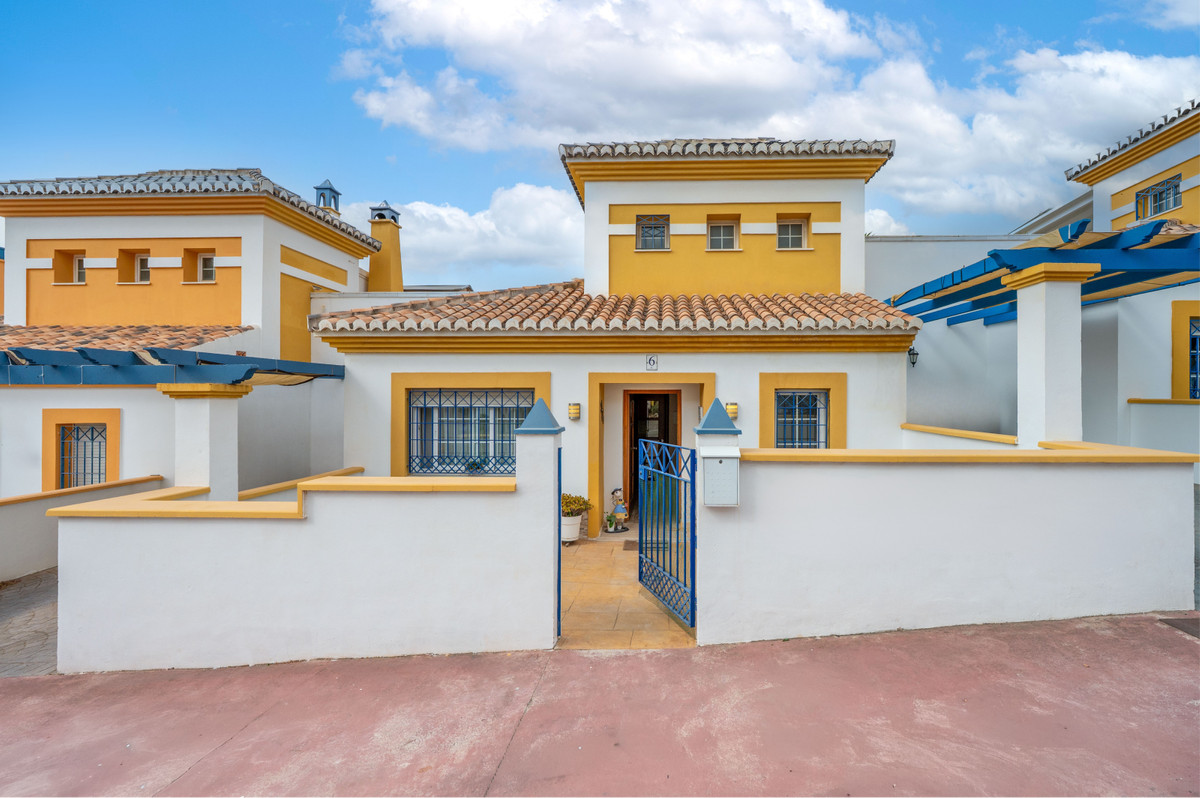 3 Bed Townhouse for sale in Mijas Costa Costa Del Sol, Málaga, Spain