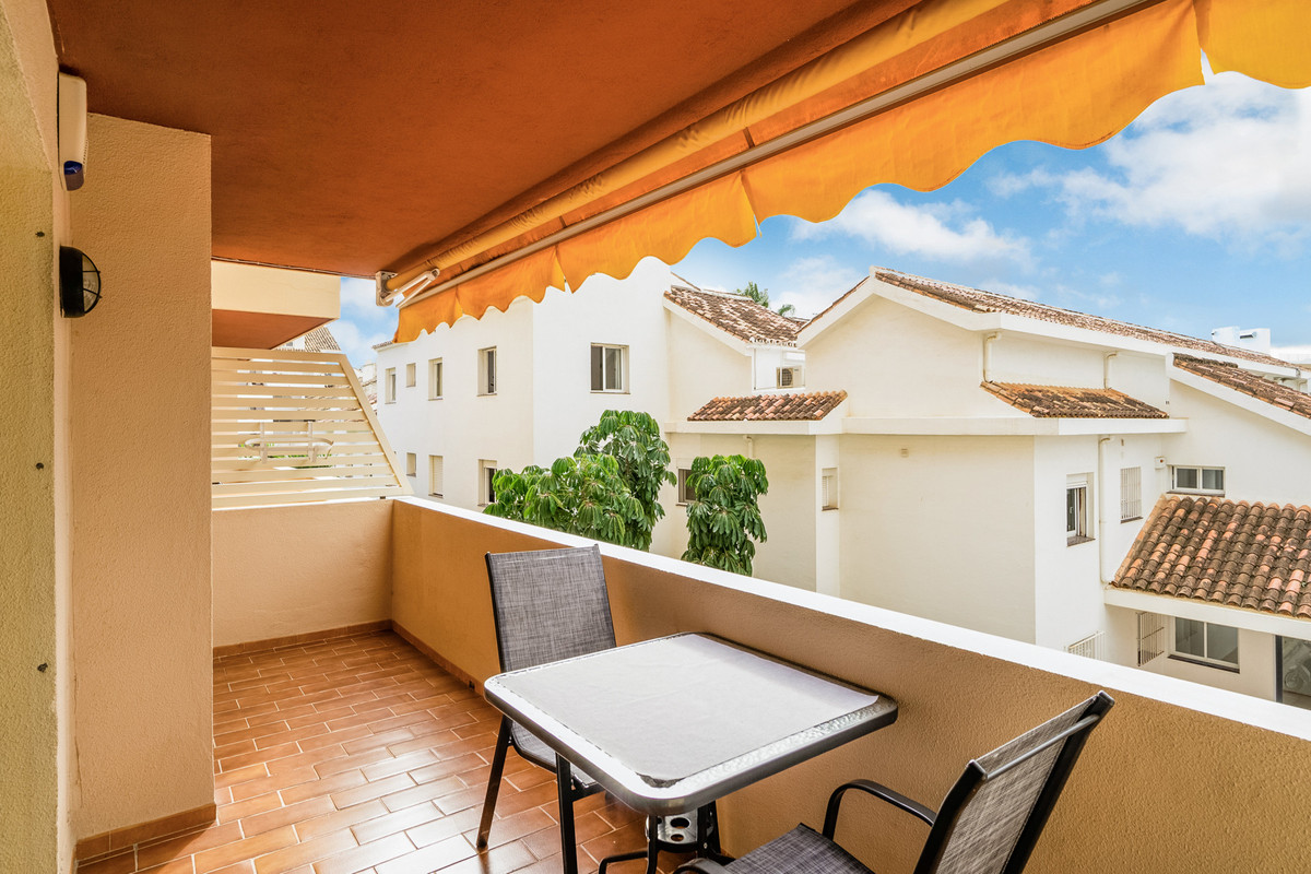Se vende Apartamento Planta Media de 2 dormitorios en Costa Del Sol, Málaga, España