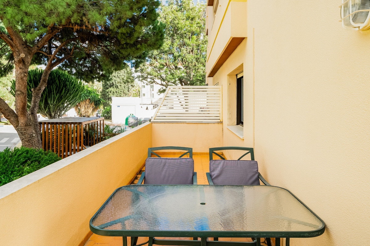 Se vende Apartamento Planta Media de 2 dormitorios en Costa Del Sol, Málaga, España