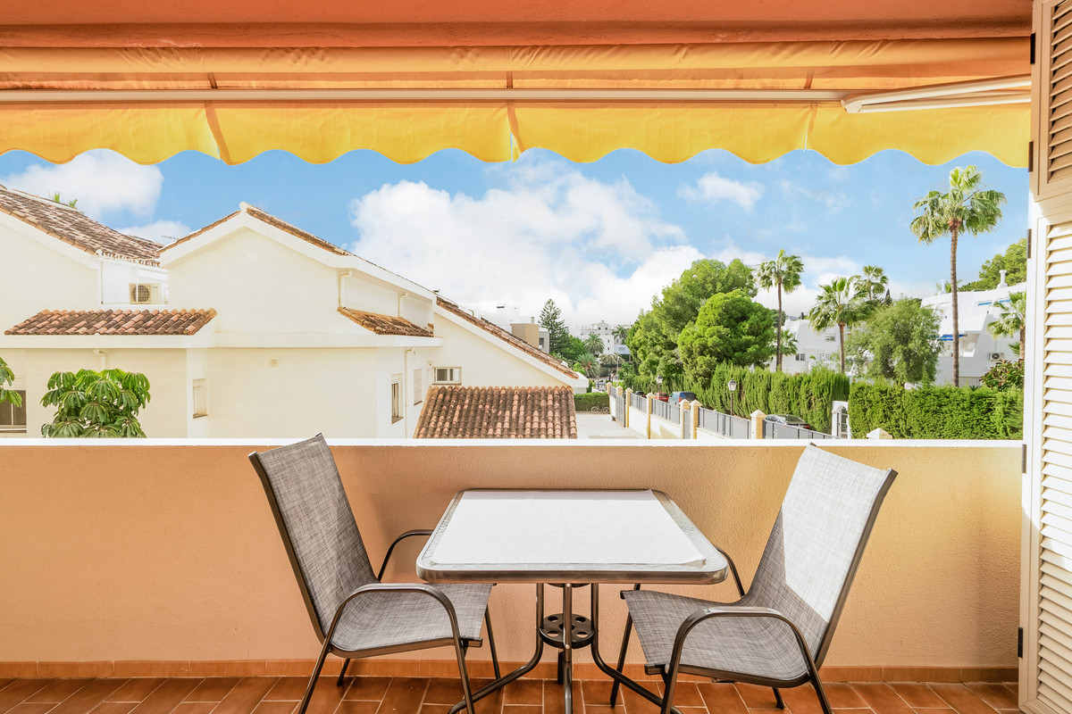 Se vende Apartamento Planta Media de 2 dormitorios en Costa Del Sol, Málaga, España