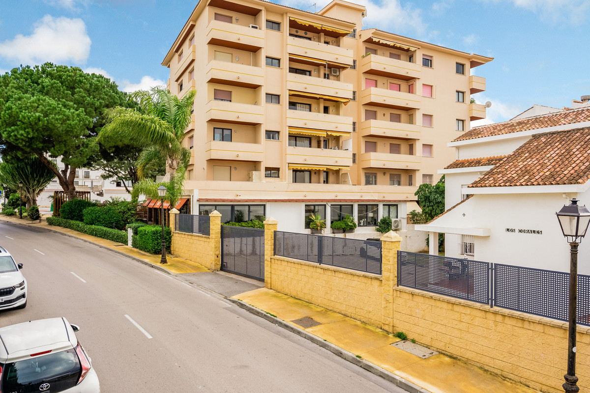 Se vende Apartamento Planta Media de 2 dormitorios en Costa Del Sol, Málaga, España