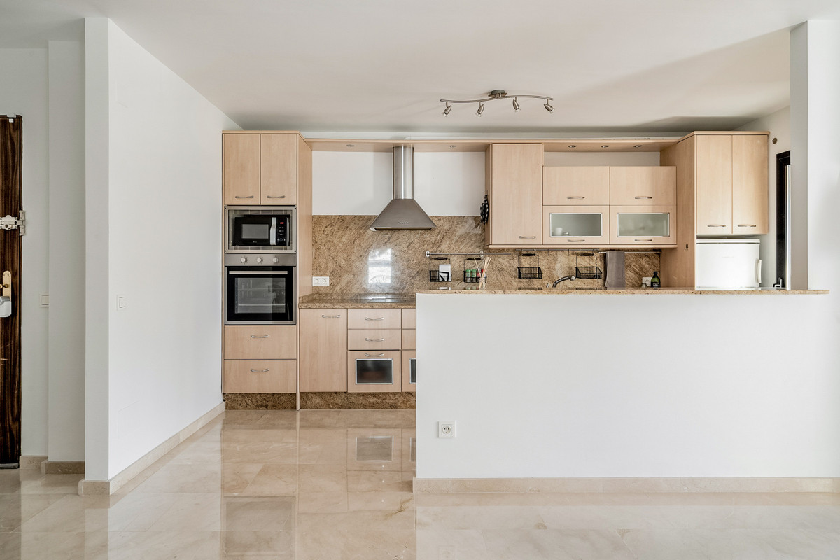 Se vende Apartamento Planta Media de 2 dormitorios en Costa Del Sol, Málaga, España