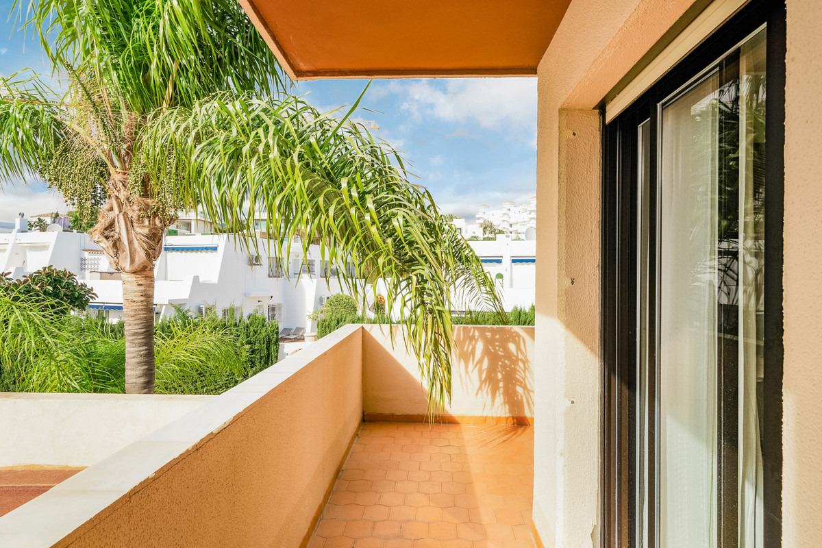 Se vende Apartamento Planta Media de 2 dormitorios en Costa Del Sol, Málaga, España