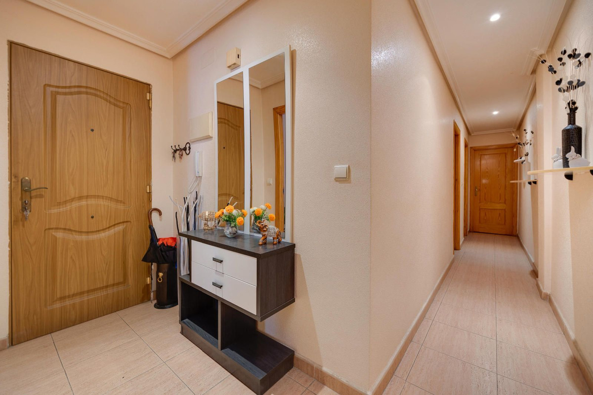 Se vende Apartamento Planta Media de 3 dormitorios en Costa Blanca, Alicante, España