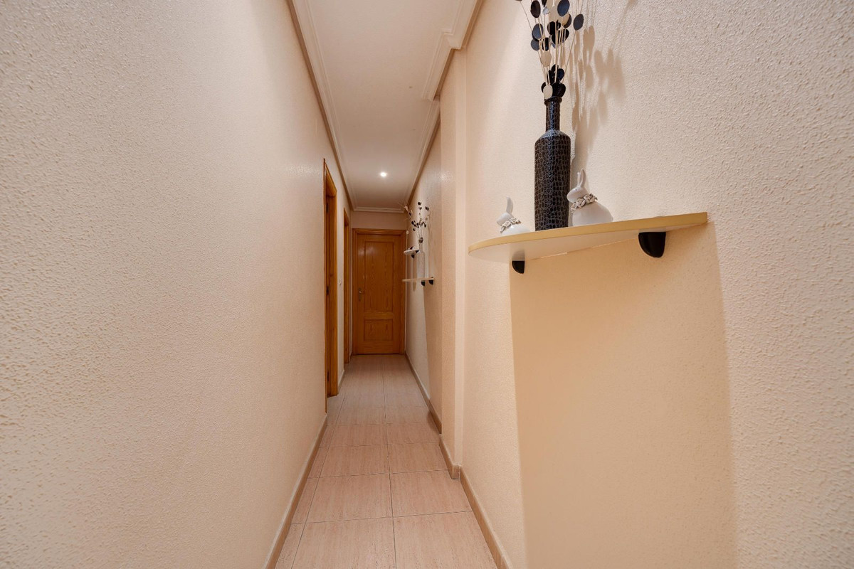 Se vende Apartamento Planta Media de 3 dormitorios en Costa Blanca, Alicante, España