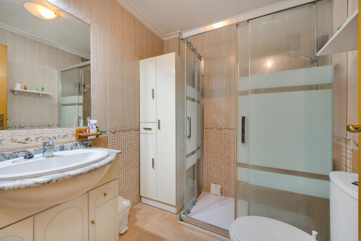 Se vende Apartamento Planta Media de 3 dormitorios en Costa Blanca, Alicante, España