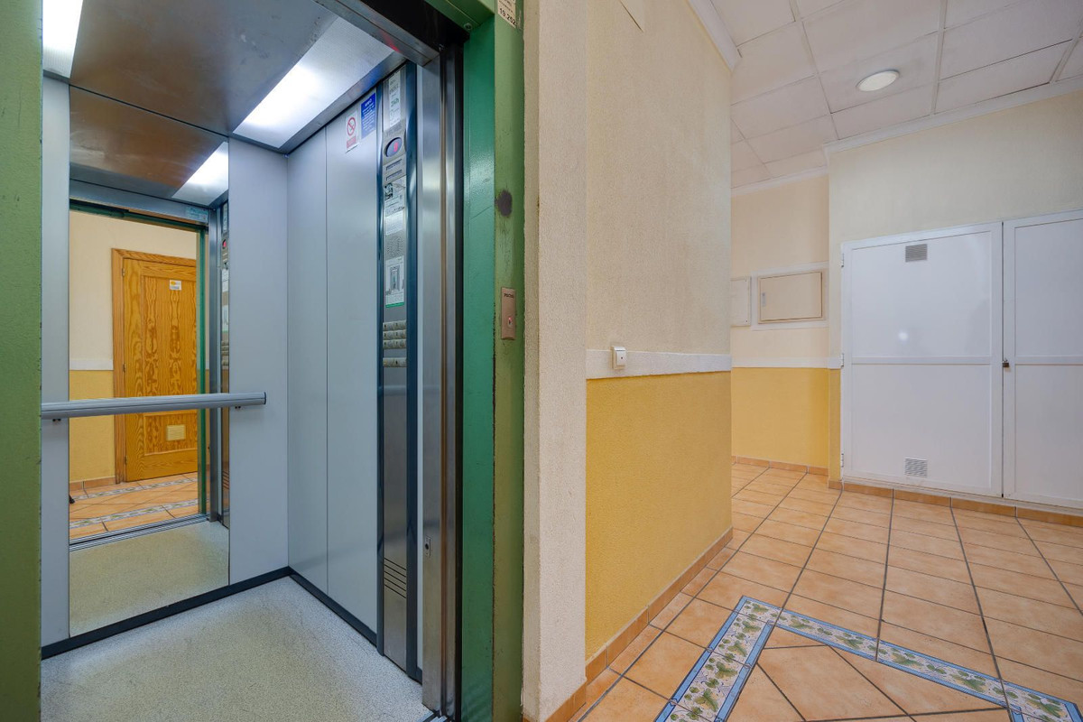Se vende Apartamento Planta Media de 3 dormitorios en Costa Blanca, Alicante, España