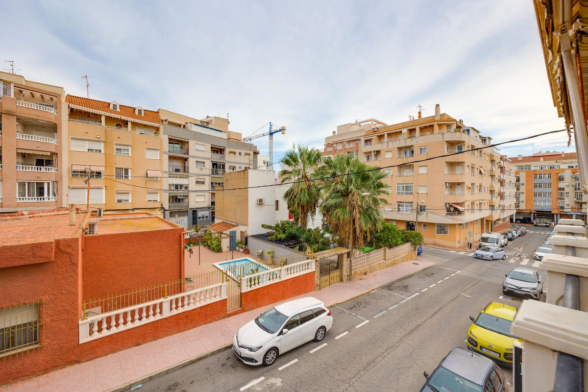 Se vende Apartamento Planta Media de 3 dormitorios en Costa Blanca, Alicante, España