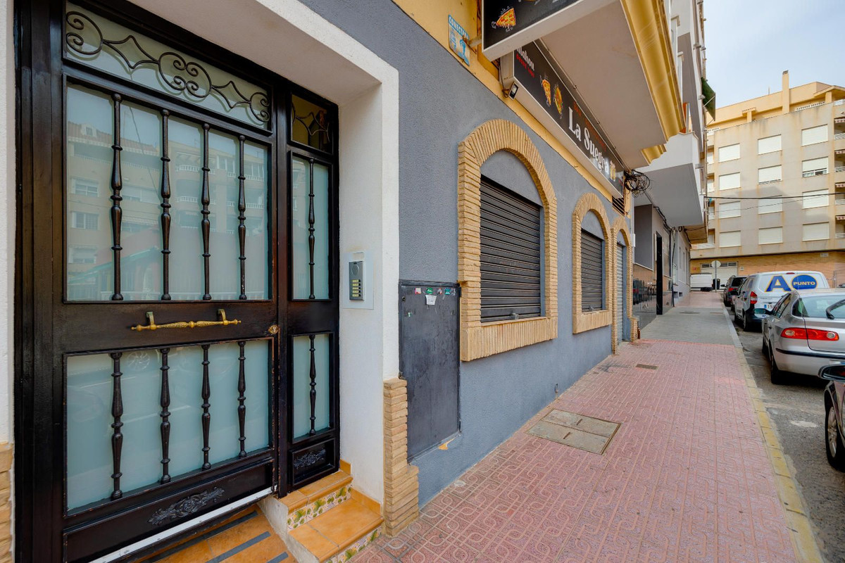 Se vende Apartamento Planta Media de 3 dormitorios en Costa Blanca, Alicante, España