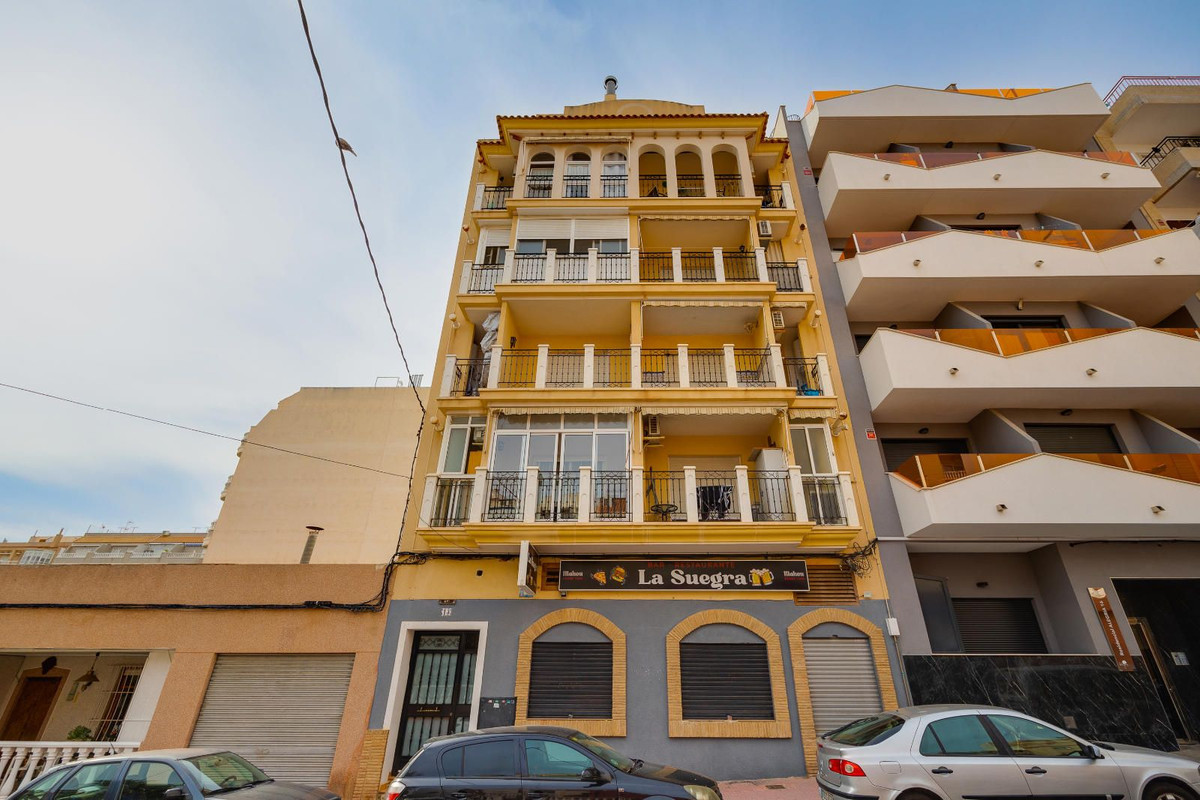 Se vende Apartamento Planta Media de 3 dormitorios en Costa Blanca, Alicante, España
